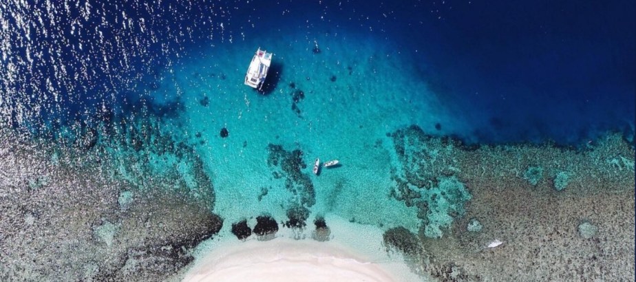 E-Tourism: long-term work and leisure&nbsp;fusion..