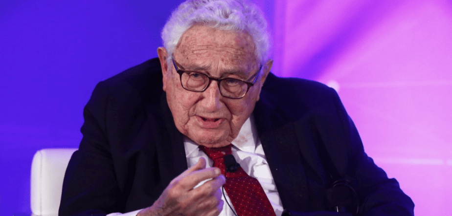 Kissinger: U.S. on brink of&nbsp;war